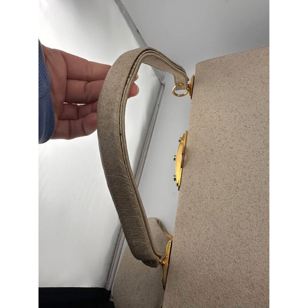 Vintage Cream purse w/ gold hardware - Picture 10 of 10